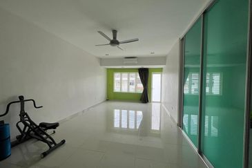 SL7, Bandar Sungai Long