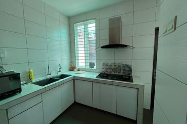 SL7, Bandar Sungai Long