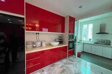 SL7, Bandar Sungai Long