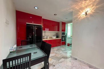 SL7, Bandar Sungai Long