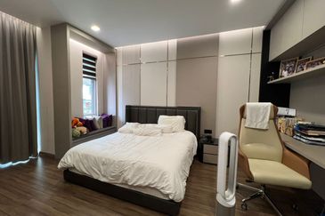 Zero Bungalow Lot (Fully Furnished and Renovated) Move in condition 