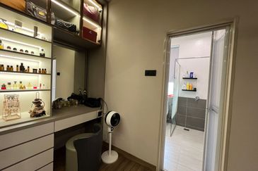 Zero Bungalow Lot (Fully Furnished and Renovated) Move in condition 