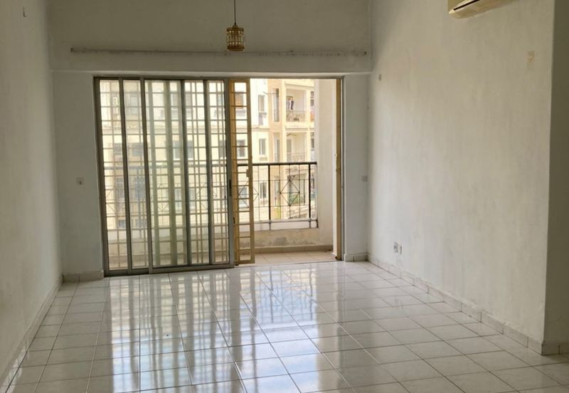 Renovation Unit with Tiptop Condition