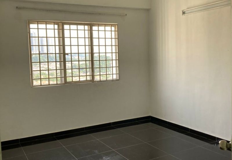 Renovation Unit with Tiptop Condition