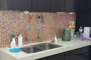 Renovation Unit with Tiptop Condition