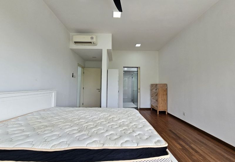 Renai Jelutong Residences