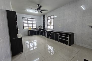 FOR SALE : 1-Storey Bungalow, Taman Pantai Sepang Putra (BELOW MV)