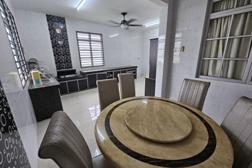 FOR SALE : 1-Storey Bungalow, Taman Pantai Sepang Putra (BELOW MV)