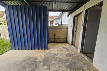 FOR SALE : 1-Storey Bungalow, Taman Pantai Sepang Putra (BELOW MV)