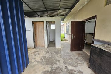 FOR SALE : 1-Storey Bungalow, Taman Pantai Sepang Putra (BELOW MV)