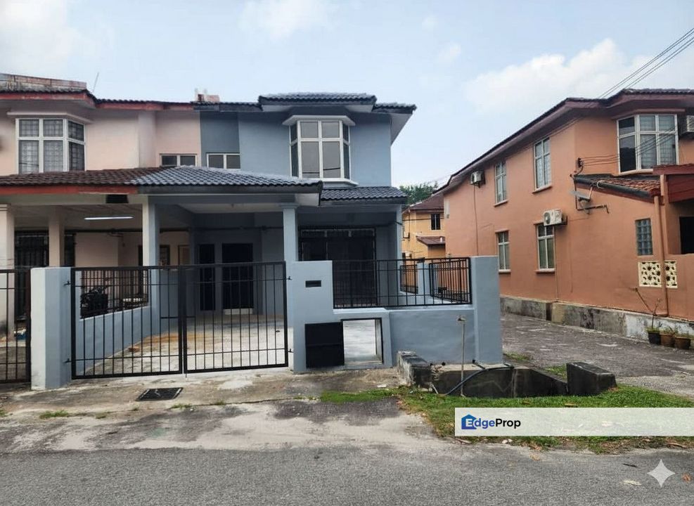 2-Storey Terrace (End Lot) Taman Dahlia, Bandar Baru Salak Tinggi @ Sepang, Selangor, Sepang