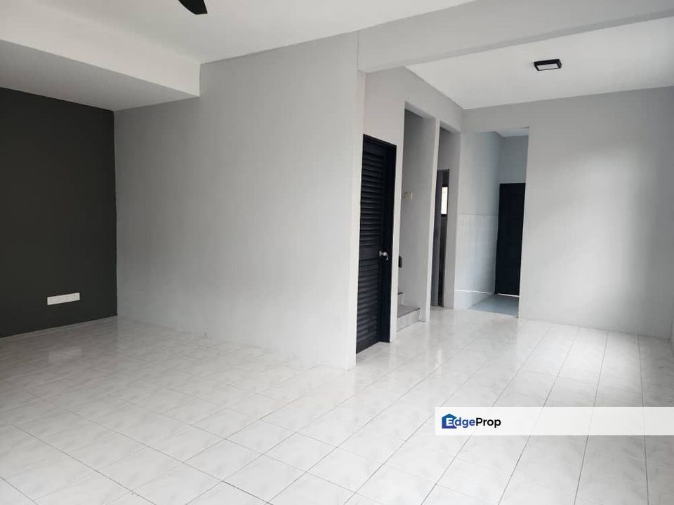 2-Storey Terrace (End Lot) Taman Dahlia, Bandar Baru Salak Tinggi @ Sepang, Selangor, Sepang