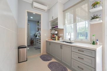 Duta Villa, Presint 14