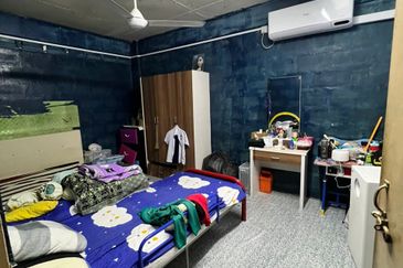 LARKIN JOHOR BAHRU, Flat Bertentangan Balai Polis Larkin