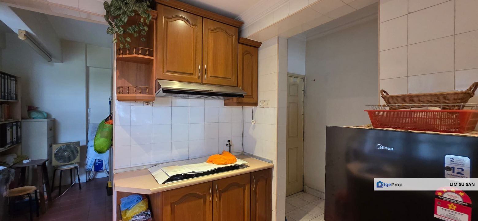 Abadi Villa Condo ,Taman Desa Nice Unit For Sale! Located within old Klang Road., Kuala Lumpur, Taman Desa 