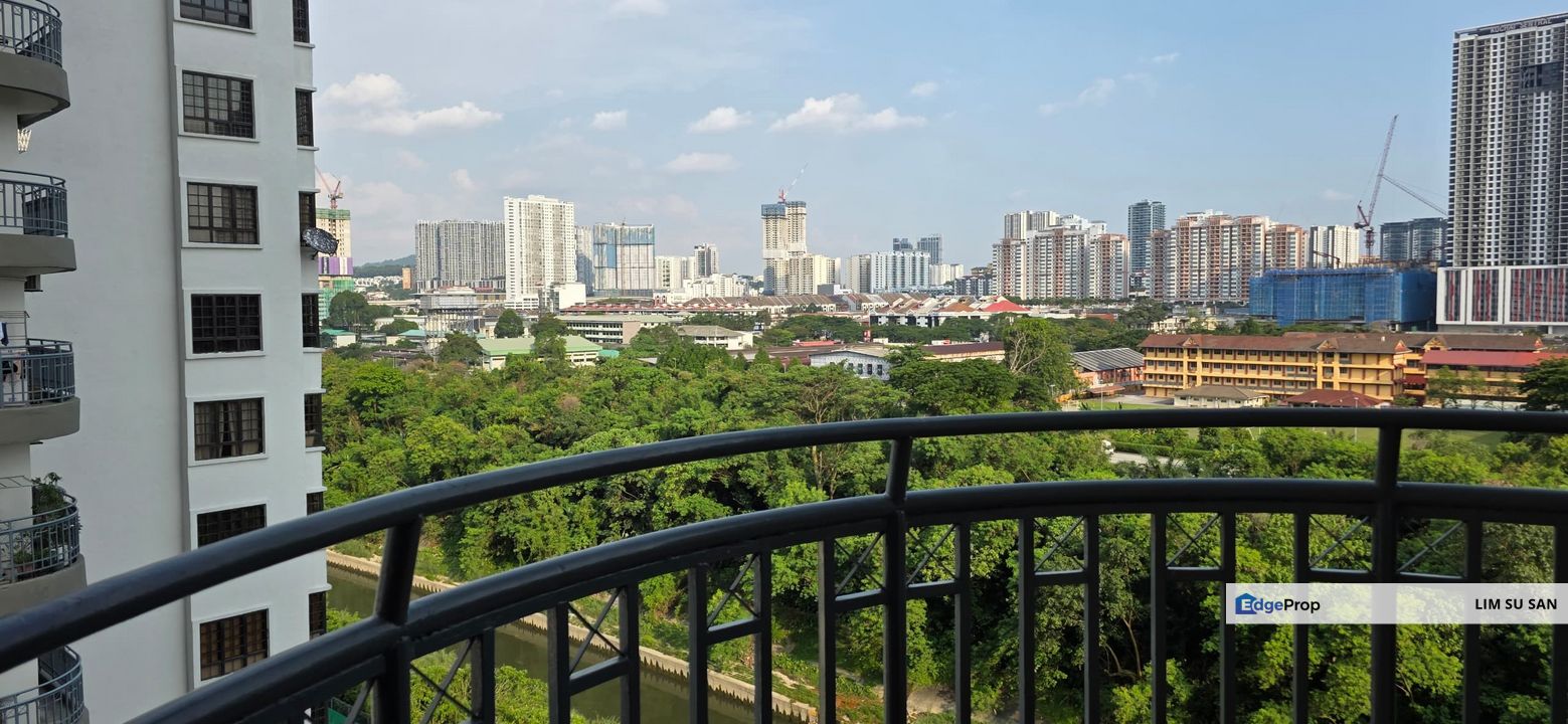 Abadi Villa Condo ,Taman Desa Nice Unit For Sale! Located within old Klang Road., Kuala Lumpur, Taman Desa 