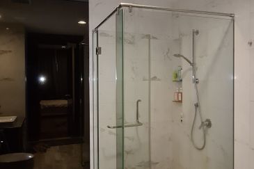 Face Platinum Suites