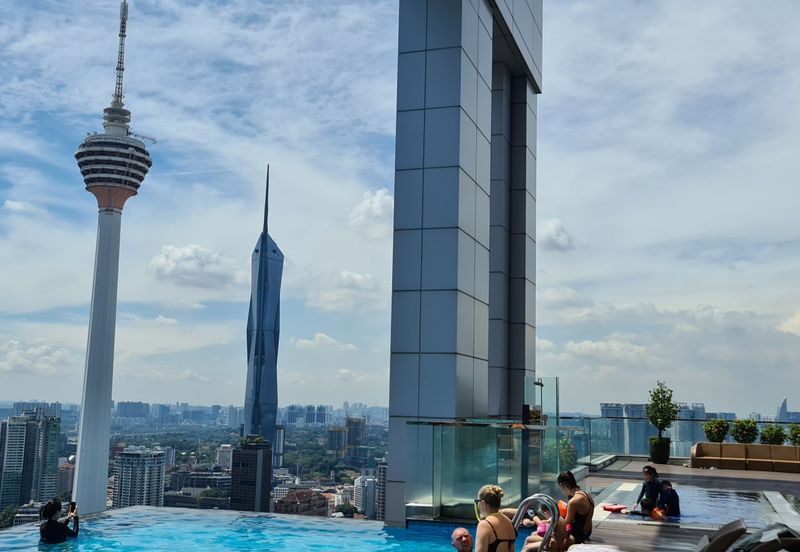 Face Platinum Suites