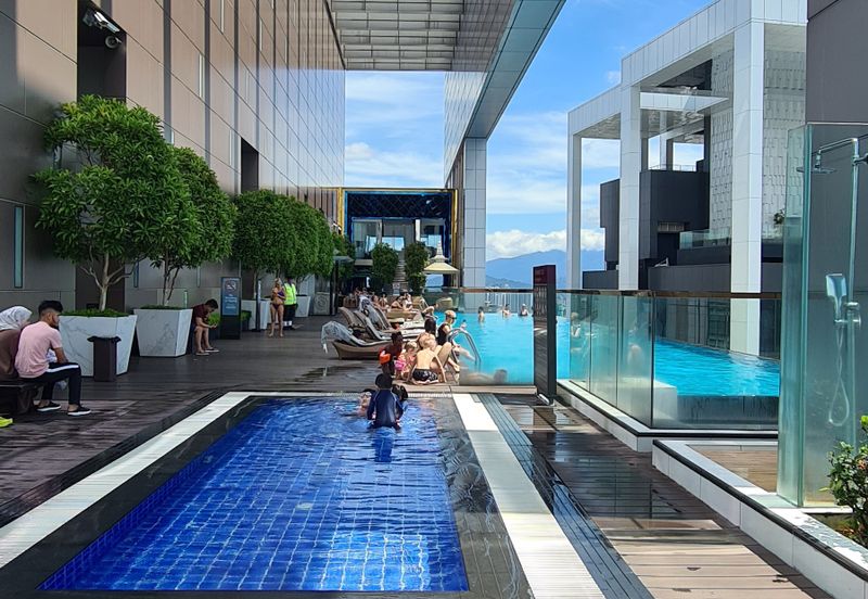 Face Platinum Suites