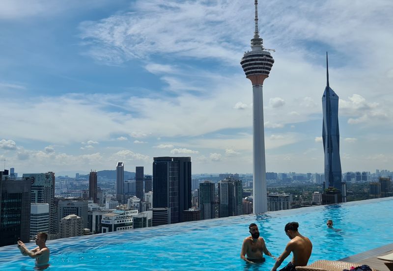 Face Platinum Suites