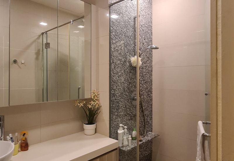 Six Ceylon (6 Ceylon)