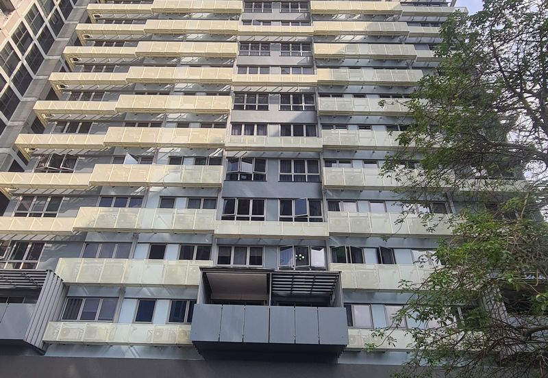 Six Ceylon (6 Ceylon)