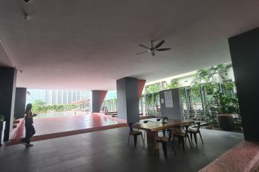 Six Ceylon (6 Ceylon)