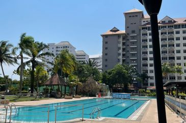 Glory Beach Resort Apartment