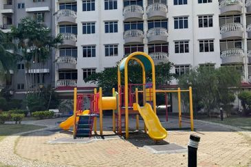 Glory Beach Resort Apartment