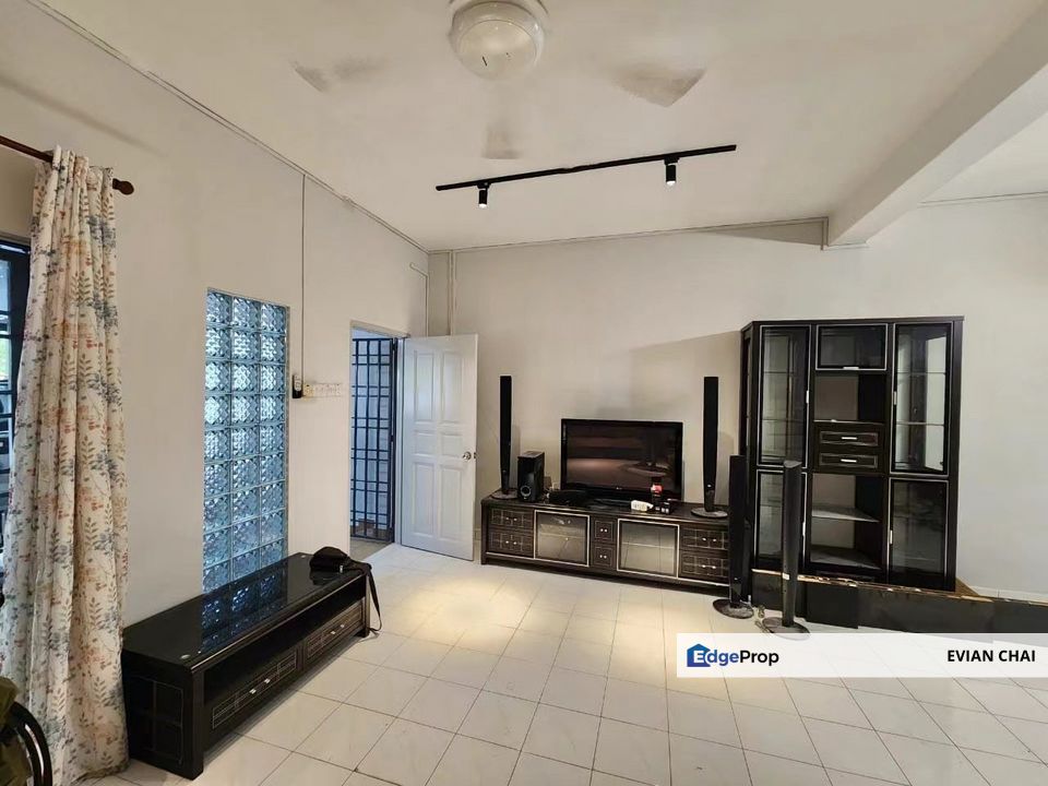 Lapangan Panorama Between Botani&sppk Refurbished Double Storey For Rent, Perak, Ipoh