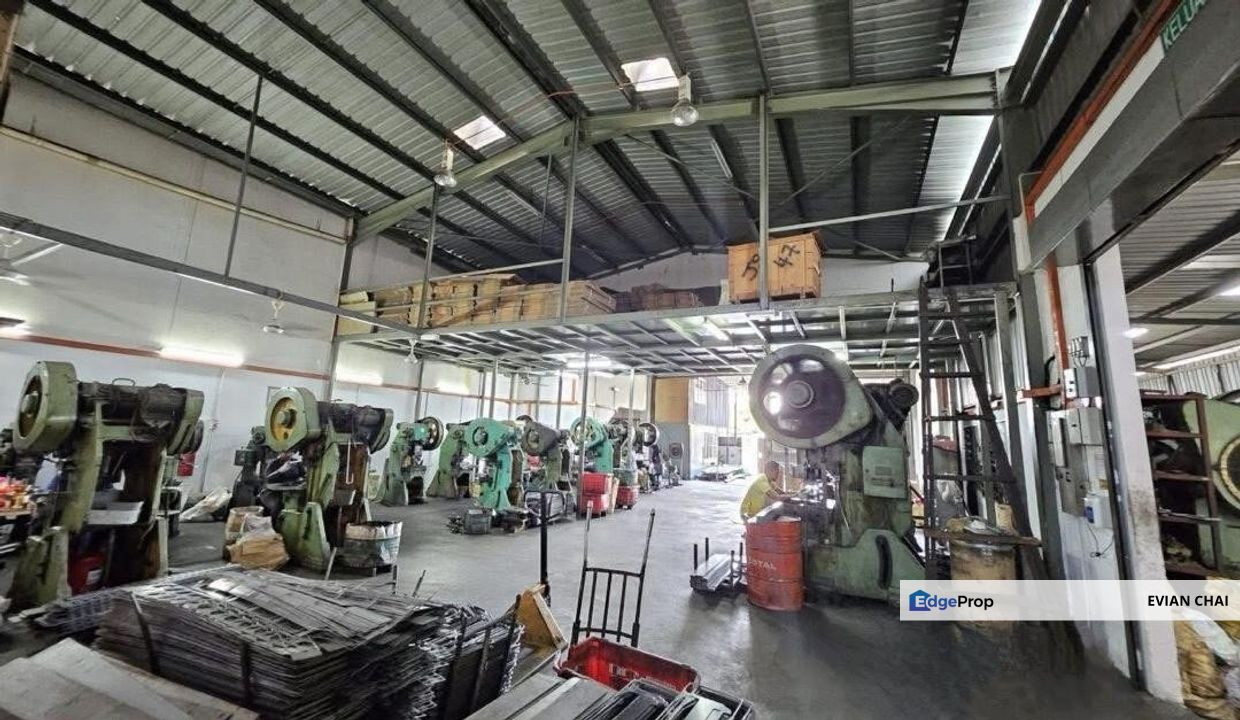 Perak Batu Gajah Perdana 1 and 1/2 Sty,Limited Semi D Factory/Warehouse For Sale, Perak, Batu Gajah