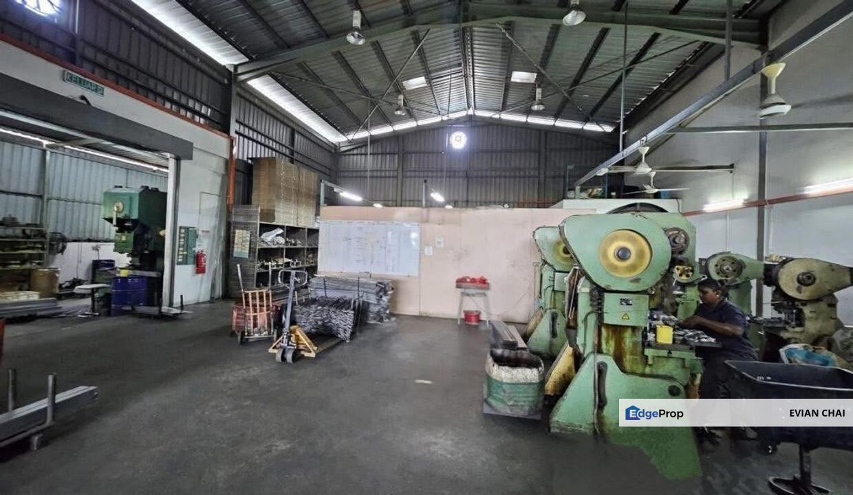 Perak Batu Gajah Perdana 1 and 1/2 Sty,Limited Semi D Factory/Warehouse For Sale, Perak, Batu Gajah