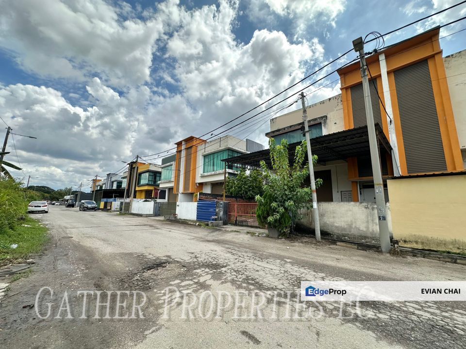 Two Adjoining 1.5 Sty Semi D Factory,Well Maintain,Fully Renovation Light Factory/Warehouse For Sale Ipoh Kawasan Perindustrian Pengkalan, Perak, Ipoh