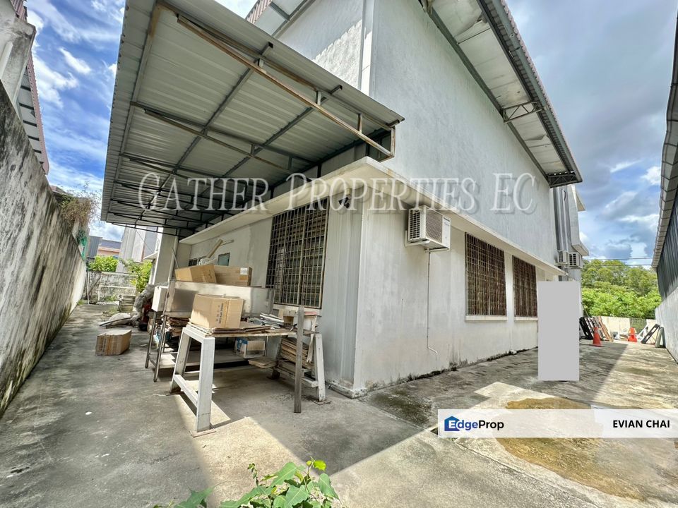 Two Adjoining 1.5 Sty Semi D Factory,Well Maintain,Fully Renovation Light Factory/Warehouse For Sale Ipoh Kawasan Perindustrian Pengkalan, Perak, Ipoh