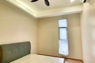 THE COVE HILLSIDE RESIDENCE