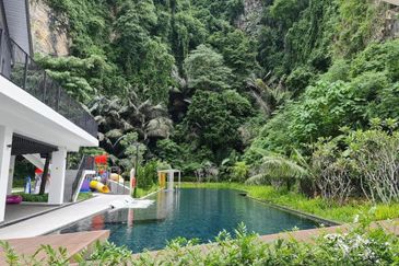 THE COVE HILLSIDE RESIDENCE