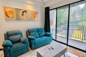 THE COVE HILLSIDE RESIDENCE