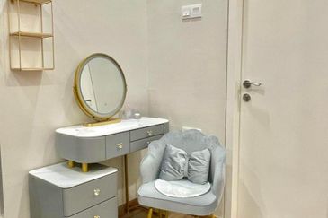 THE COVE HILLSIDE RESIDENCE