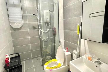 THE COVE HILLSIDE RESIDENCE