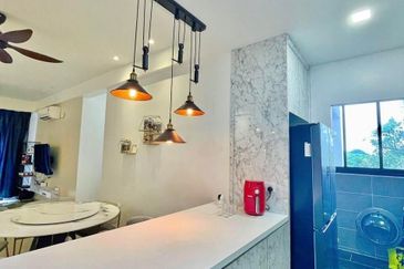 THE COVE HILLSIDE RESIDENCE