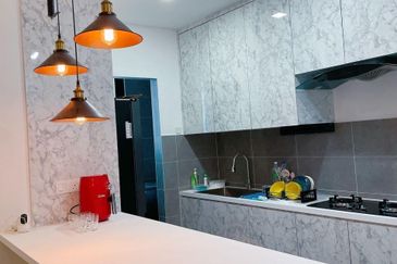 THE COVE HILLSIDE RESIDENCE