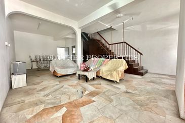 Walking Distance To AEON Station 18,Facing Field Double Storey House Wth Facing Field,FOR SALE 