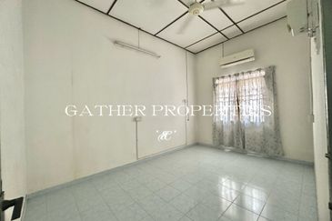 Walking Distance To AEON Station 18,Facing Field Double Storey House Wth Facing Field,FOR SALE 