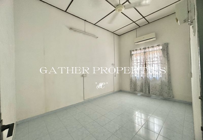 Walking Distance To AEON Station 18,Facing Field Double Storey House Wth Facing Field,FOR SALE 