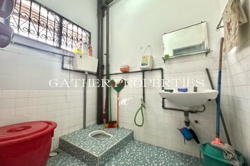 Walking Distance To AEON Station 18,Facing Field Double Storey House Wth Facing Field,FOR SALE 