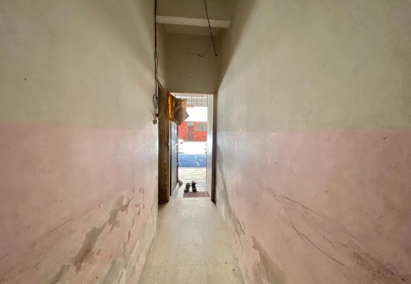 Best Discount,Silibin,Jelapang Flat For Sale,Ground Floor,Walking Distance To Billion Mart  