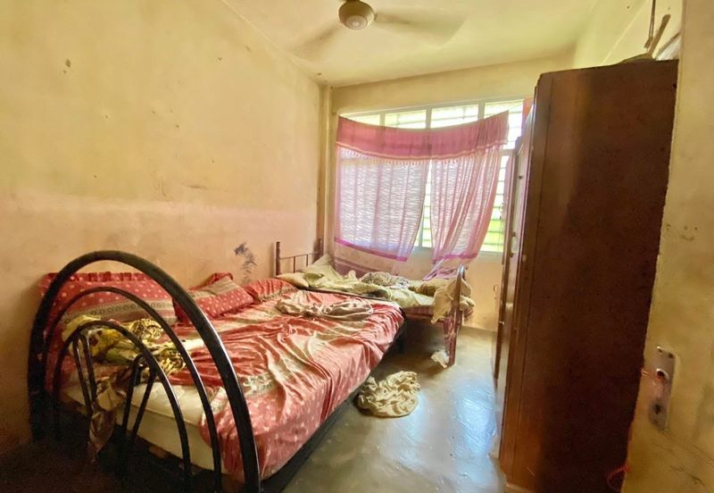 Best Discount,Silibin,Jelapang Flat For Sale,Ground Floor,Walking Distance To Billion Mart  