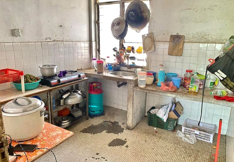 Best Discount,Silibin,Jelapang Flat For Sale,Ground Floor,Walking Distance To Billion Mart  