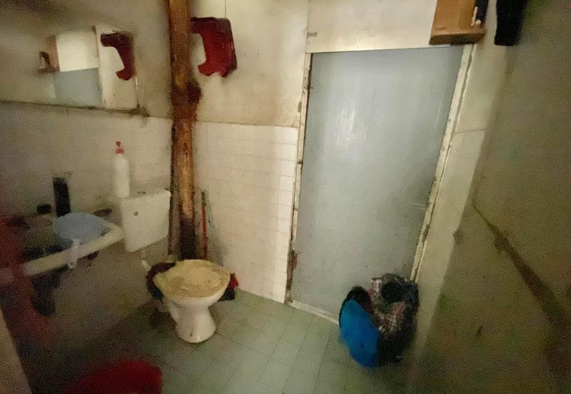 Best Discount,Silibin,Jelapang Flat For Sale,Ground Floor,Walking Distance To Billion Mart  