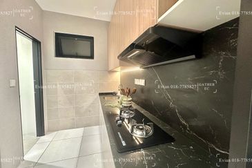 JALAN SULTAN AZLAN SHAH (TIGER LANE)